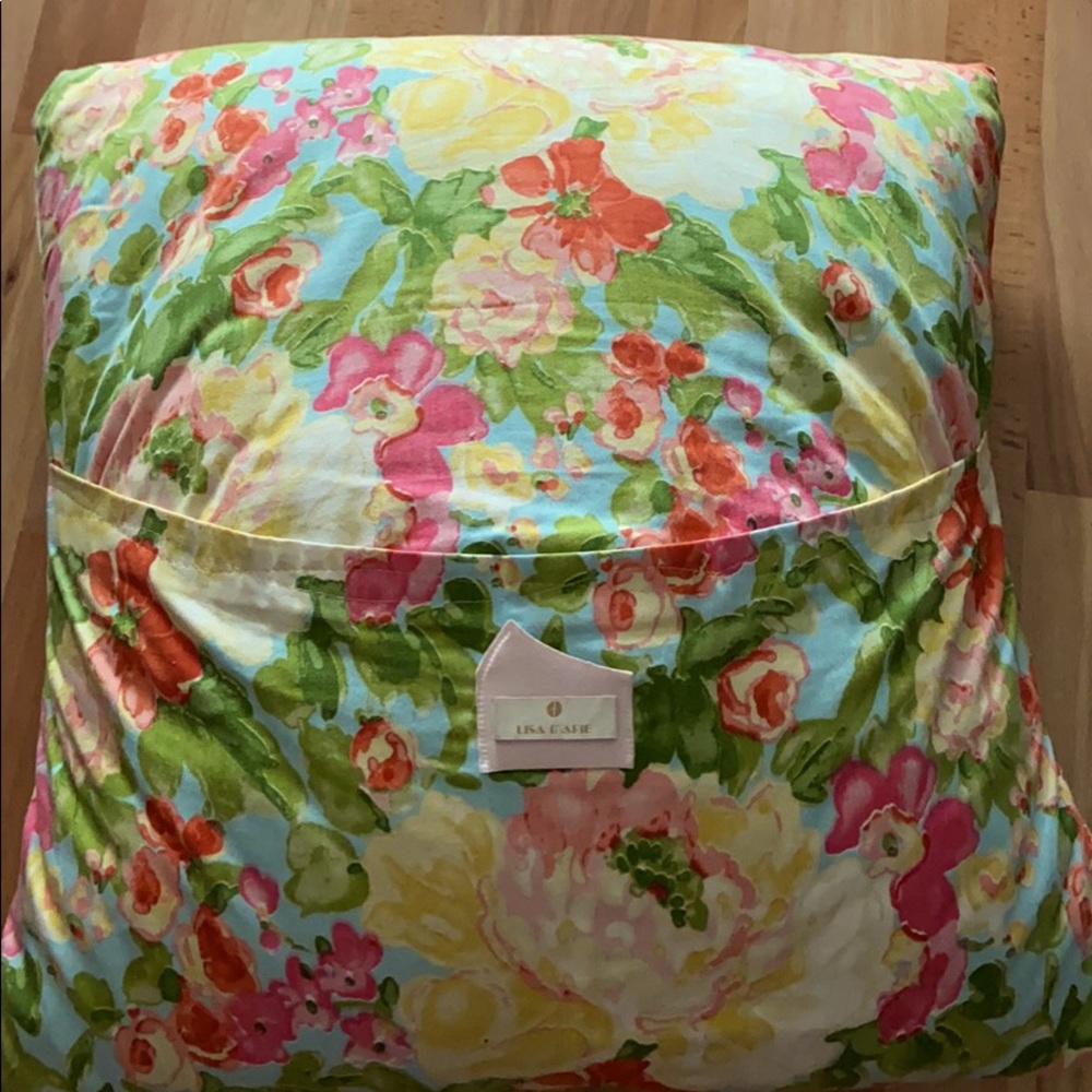 Beautiful,colorful throw pillow decor